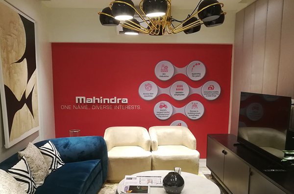 INSTORE & RETAIL SPACE BRANDING